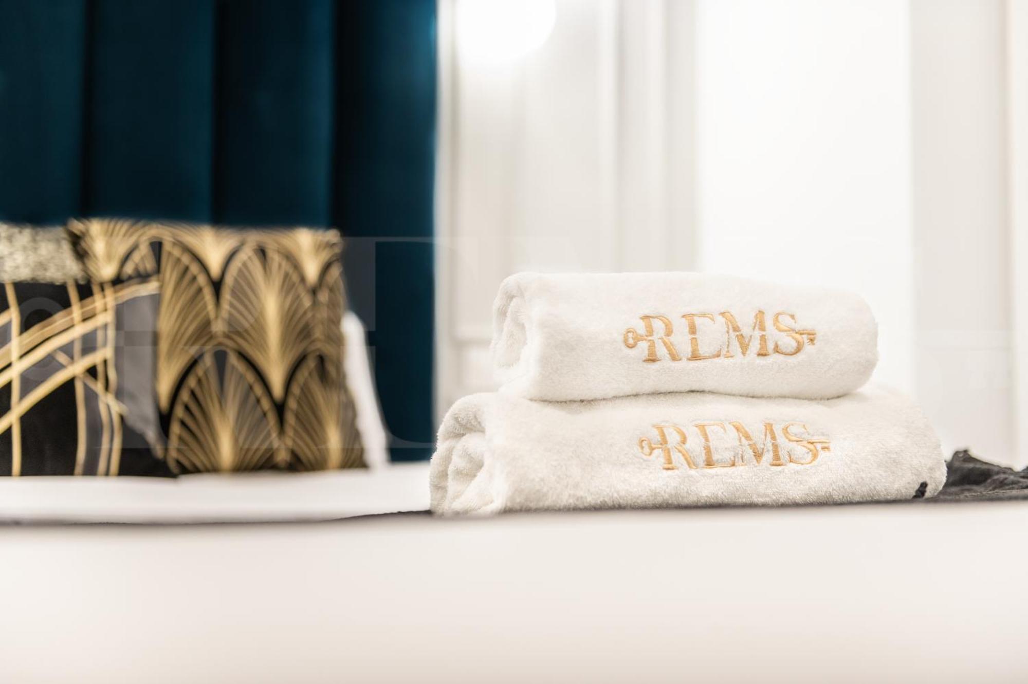 Glamorous Flat In The Heart Of Malaga By Rems Exterior photo