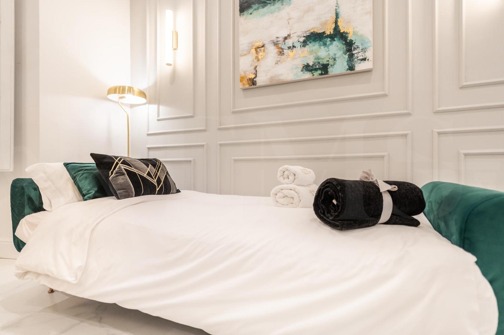 Glamorous Flat In The Heart Of Malaga By Rems Exterior photo
